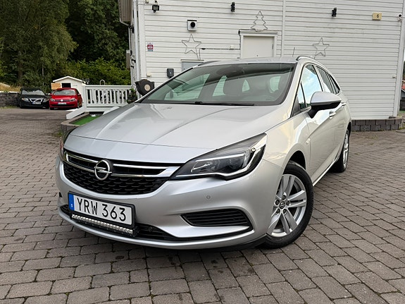 Opel Astra 2 of 30