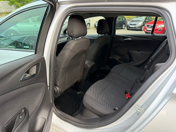 Opel Astra 18 of 30