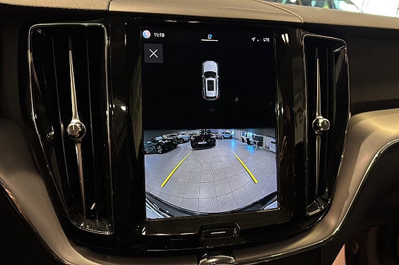 Volvo XC60 15 of 16