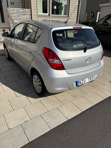 Hyundai i20 2 of 4