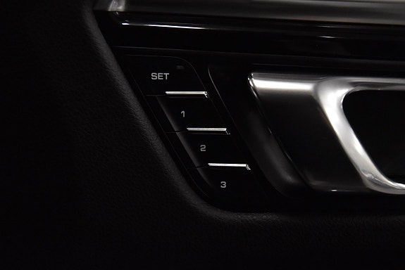 Porsche Macan S 25 of 27