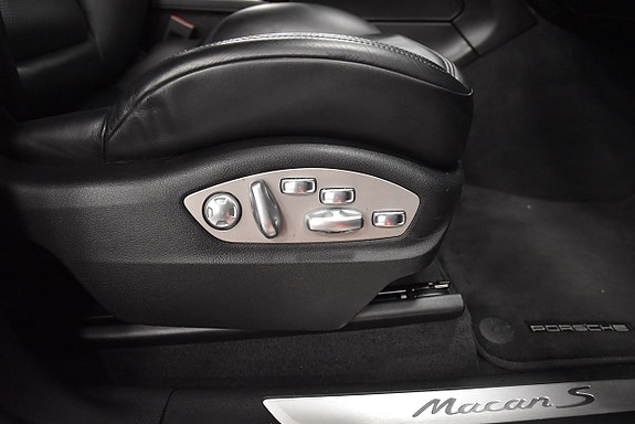 Porsche Macan S 16 of 27