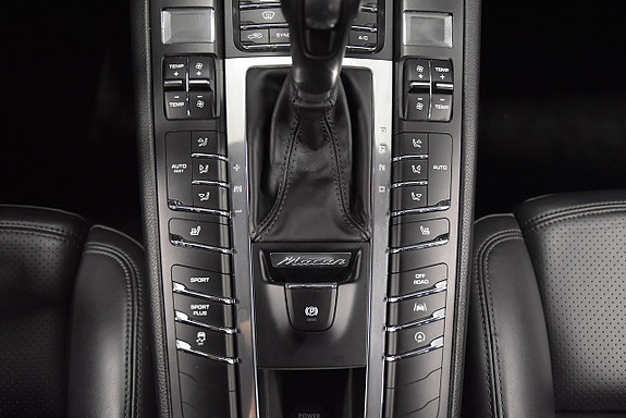 Porsche Macan S 23 of 27