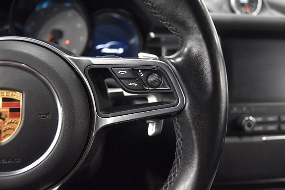 Porsche Macan S 11 of 27