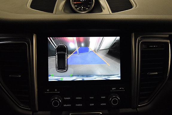 Porsche Macan S 18 of 27