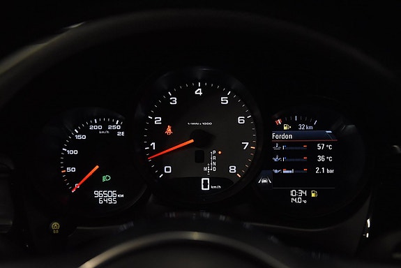 Porsche Macan S 19 of 27