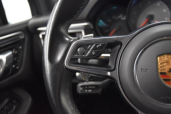 Porsche Macan S 10 of 27