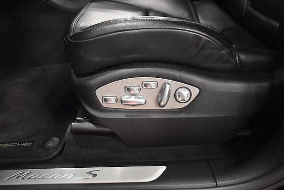 Porsche Macan S 17 of 27