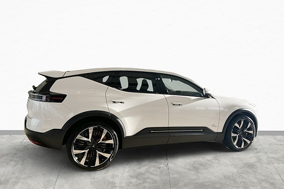 Polestar 3 4 of 30