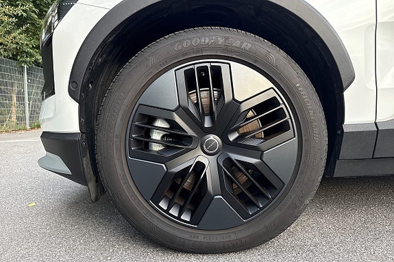 Volvo EX30 18 of 24
