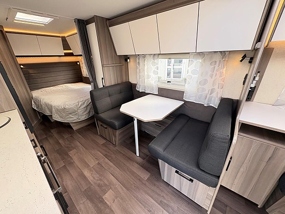 Kabe ESTATE 630 GXL KS Dinette med överbäddskåp 10 of 17