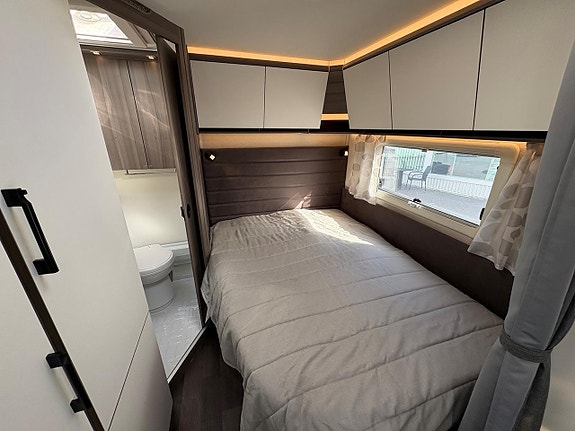 Kabe ESTATE 630 GXL KS Dinette med överbäddskåp 5 of 17