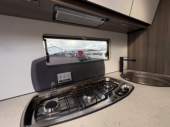 Kabe ESTATE 630 GXL KS Dinette med överbäddskåp 9 of 17