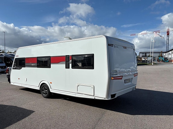 Kabe ESTATE 630 GXL KS Dinette med överbäddskåp 2 of 17