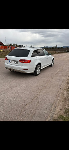 Audi A4 allroad 4 of 6