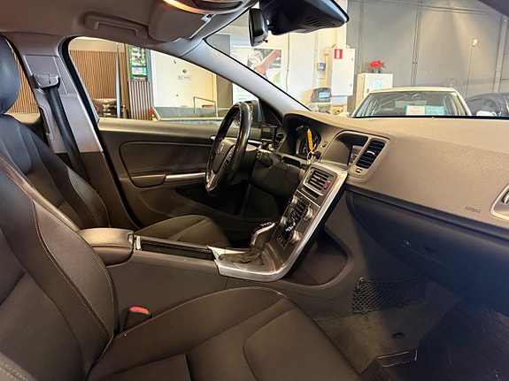 Volvo V60 18 of 22