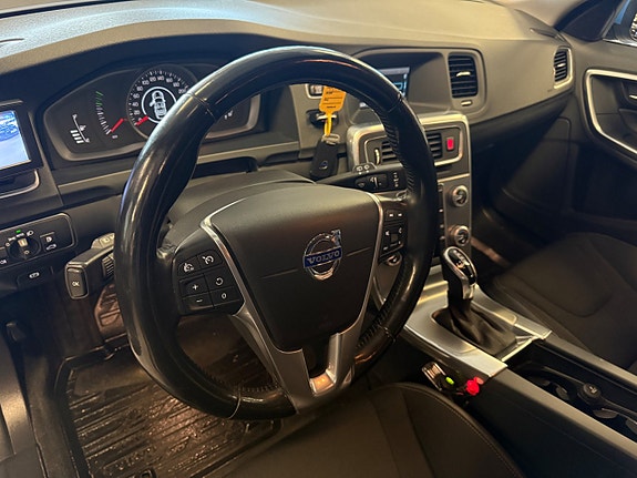 Volvo V60 12 of 22