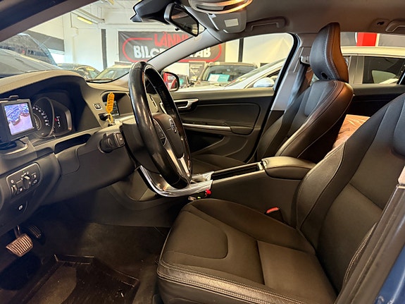 Volvo V60 14 of 22