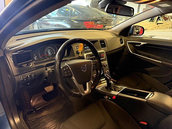 Volvo V60 11 of 22