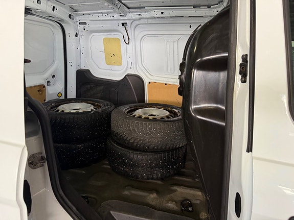 Ford Transit Connect 9 of 15