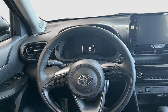 Toyota Yaris Cross 10 of 12