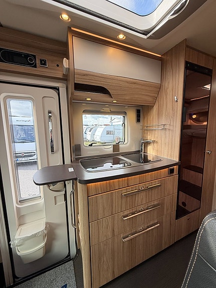 Hymer ML-T 580 Mercedes 200HK Automat! Långbädd! Luftfjädring! 200Ah litium! Solcell med kabel! Läderklädsel! 6,98m! 8 of 20