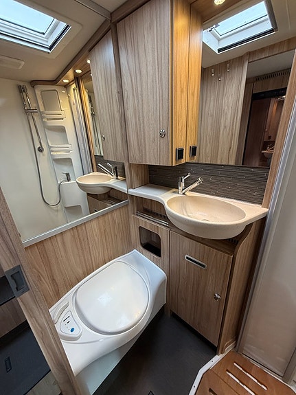Hymer ML-T 580 Mercedes 200HK Automat! Långbädd! Luftfjädring! 200Ah litium! Solcell med kabel! Läderklädsel! 6,98m! 13 of 20