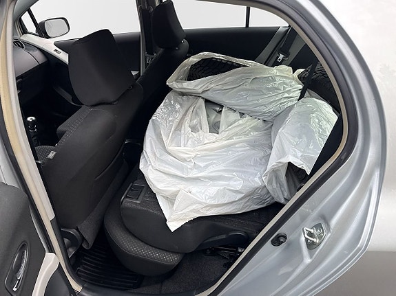 Toyota Yaris 11 of 19
