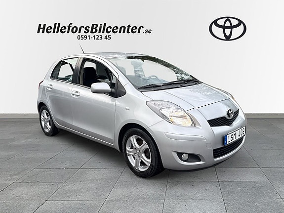 Toyota Yaris 19 of 19
