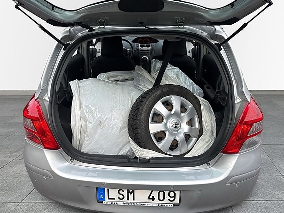 Toyota Yaris 10 of 19