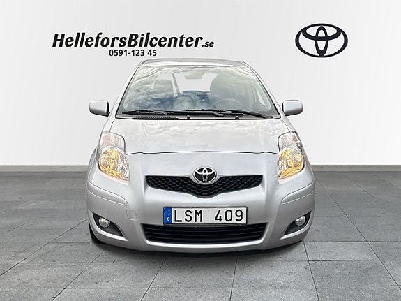 Toyota Yaris 5 of 19