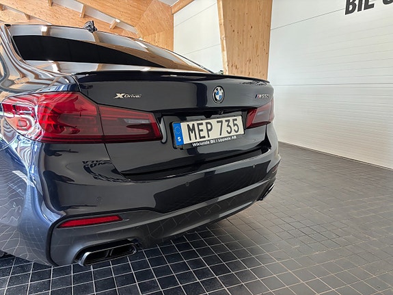 BMW M550i 4 of 30