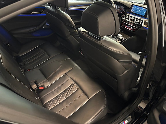 BMW M550i 27 of 30