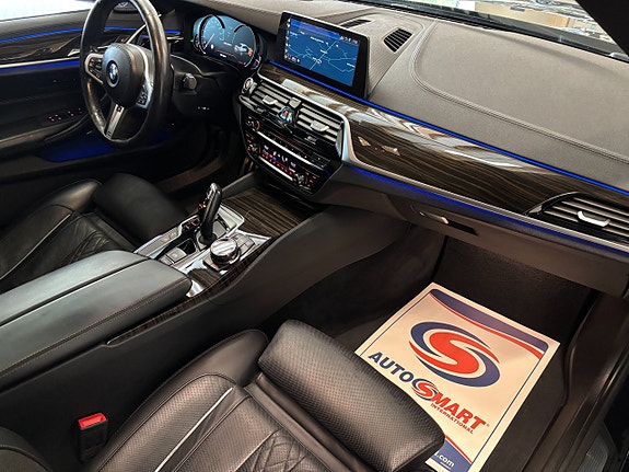 BMW M550i 29 of 30