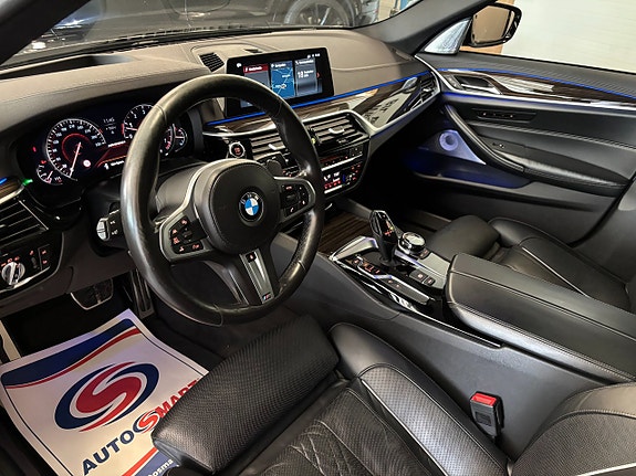 BMW M550i 6 of 30