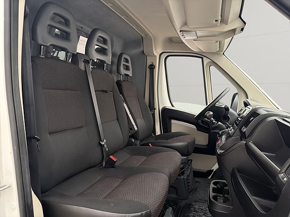 Peugeot Boxer 24 of 29