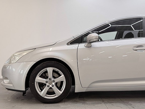 Toyota Avensis 19 of 23