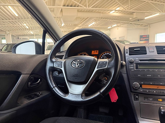 Toyota Avensis 18 of 23