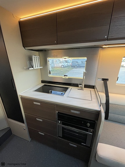Adria Compact Supreme DL | TRUMA D6E | FACE-TO-FACE SOFFA | 10 of 24