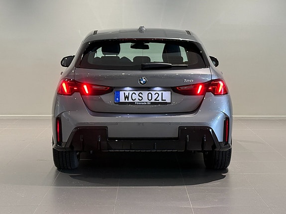 BMW 120 4 of 18