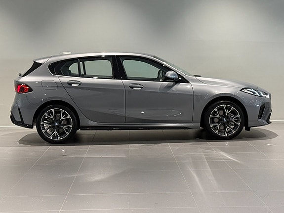 BMW 120 3 of 18