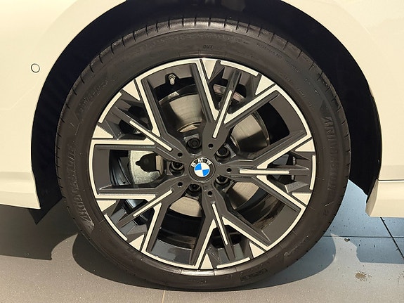 BMW 120 5 of 18