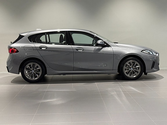 BMW 120 3 of 18