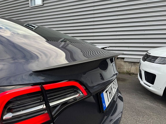 Tesla Model 3 10 of 26