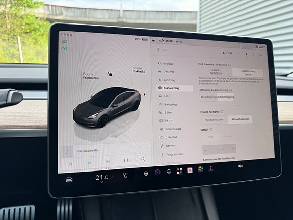 Tesla Model 3 22 of 26