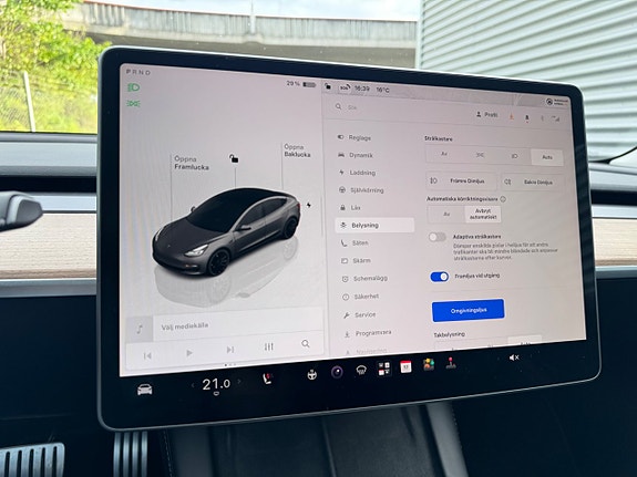 Tesla Model 3 21 of 26