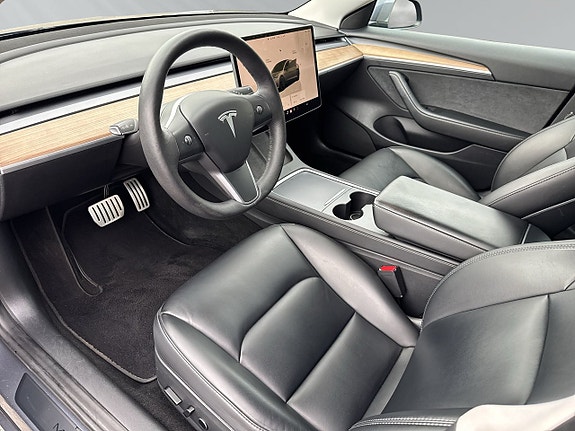 Tesla Model 3 12 of 26