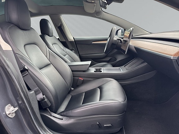 Tesla Model 3 15 of 26