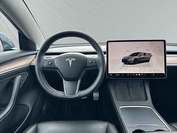 Tesla Model 3 14 of 26