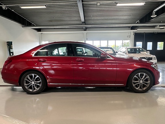 Mercedes-Benz C300 5 of 11